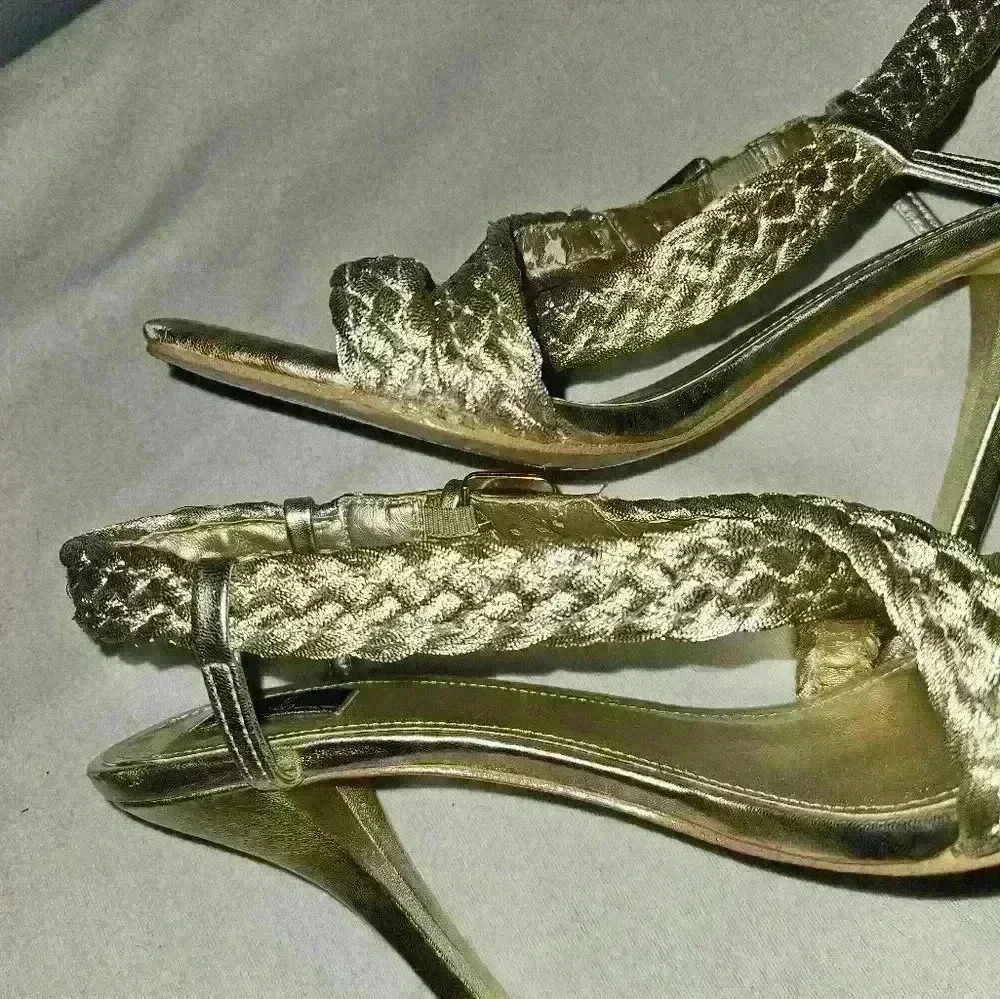 Glint Womans Gold Shoes Size 10.5 - Picture 8 of 9